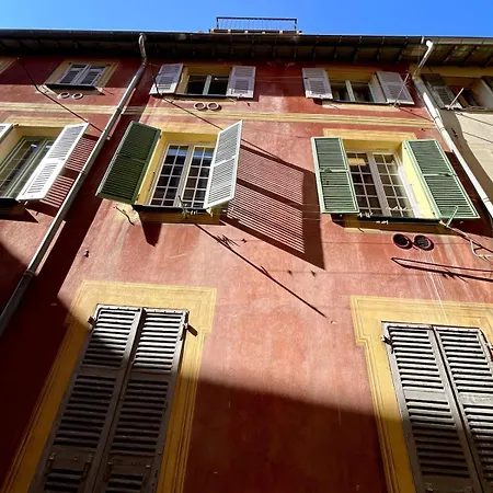 Vieux-nice Proche De La Et Cours Saleya Daire Nice